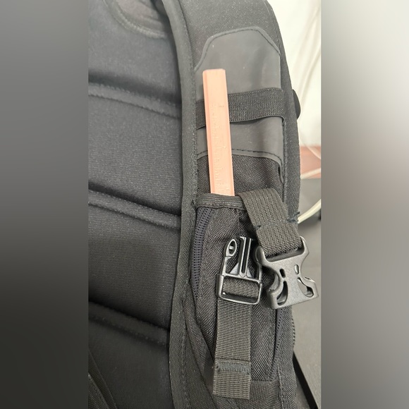 Oakley Sport Backpack - Picture 4 of 7